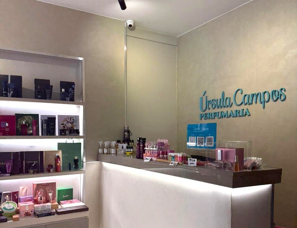 Vitrine da Úrsula Campos Perfumaria